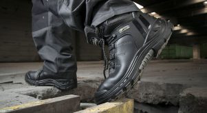 Top 6 Thương hiệu giày bảo hộ lao động tốt nhất hiện nay